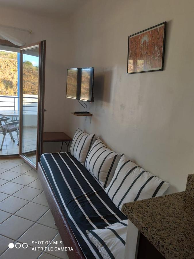 Studio Avec Piscine Et Wifi A Cabonegro Cabo Negro Εξωτερικό φωτογραφία
