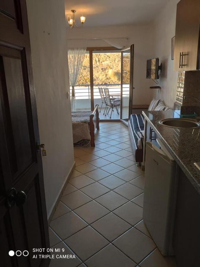 Studio Avec Piscine Et Wifi A Cabonegro Cabo Negro Εξωτερικό φωτογραφία