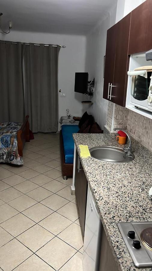 Studio Avec Piscine Et Wifi A Cabonegro Cabo Negro Εξωτερικό φωτογραφία